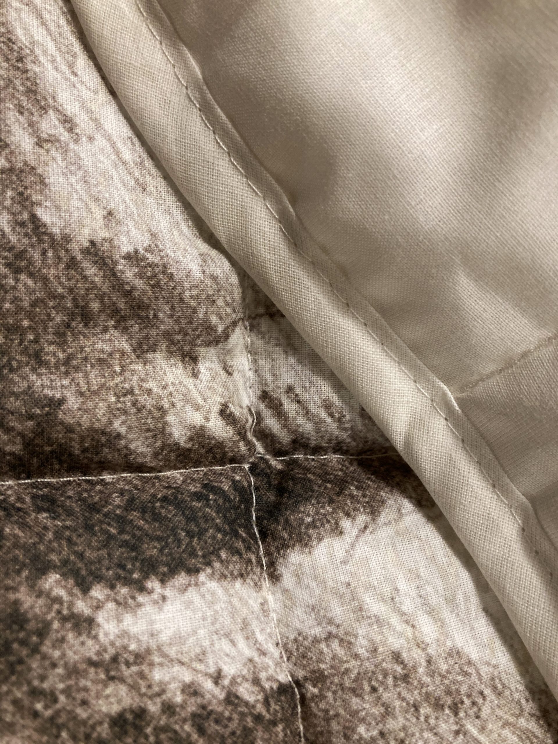 Angolo di Paola trapuntino disegno camosci e vari ungulati