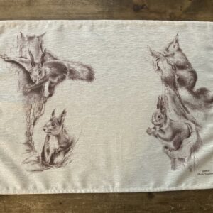 Tovaglietta con animali di montagna- scoiattoli